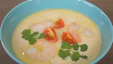 Tajska zupa kokosowa z kurczakiem