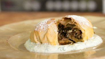 Ciasto filo z jagnięciną i szpinakiem