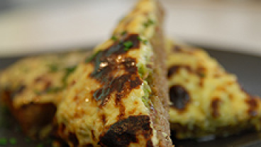 Tosty z ciemnego pieczywa