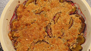 Śliwki pieczone pod migdałową pierzynką