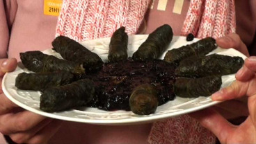 Gołąbki w liściach chrzanu