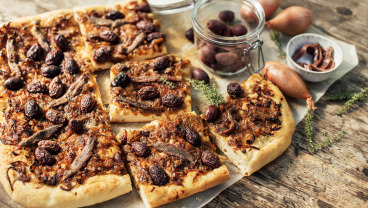 Pissaladiere – placek drożdżowy z cebulą