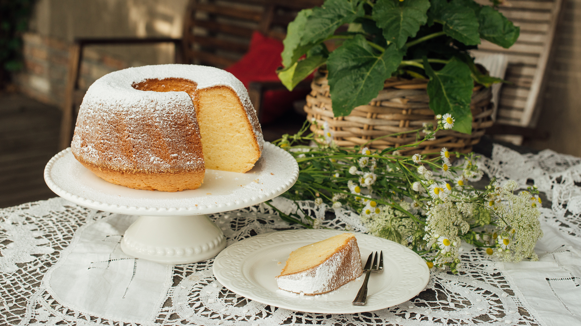 Babka z ajerkoniakiem i lukrem